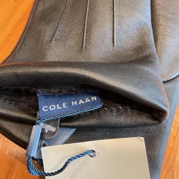 COLE HAAN BLACK LEATHER GLOVES WITH FAUX FUR LINING NWT BUTTER SOFT LUXE SZ L - Picture 5 of 8